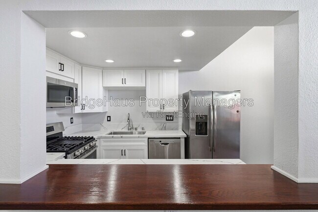 Building Photo - 7328 Tooma St