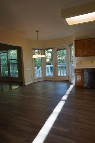 Building Photo - 204 Swiss Lake Dr