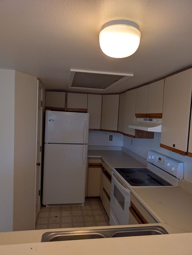 Building Photo - 3448 Atlantic Dr