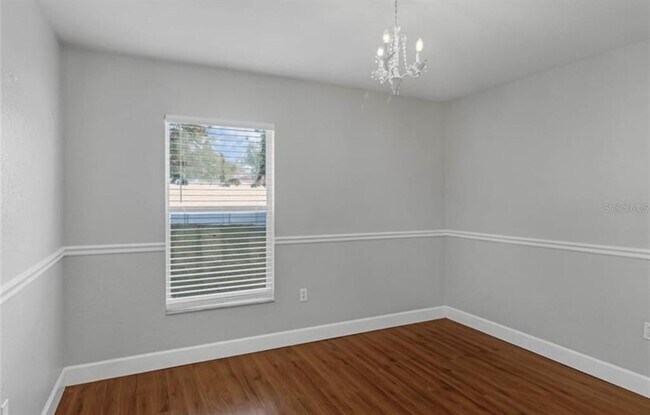 Building Photo - 3570 Manor Loop