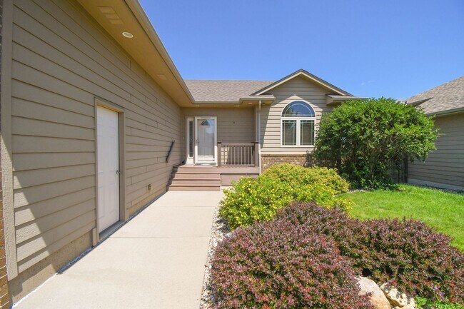 Building Photo - South Sioux Falls Rental with Open Layout ...