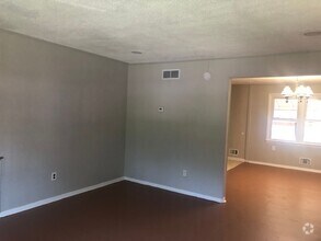 Building Photo - 3 bedroom 2 full bathroom in Baltimore County