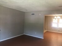 Building Photo - 3 bedroom 2 full bathroom in Baltimore County
