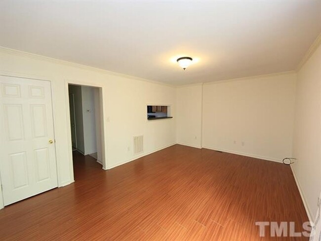 Building Photo - Chapel Hill / 3BR Townhouse Severin St. AV...