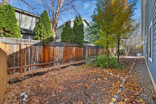 Building Photo - Beautiful SE Boise Home!