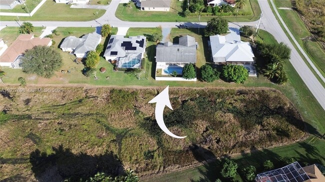 Building Photo - 5402 NW Emblem St