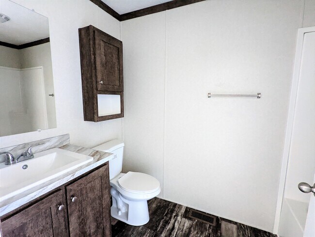 Building Photo - 558 Delaware