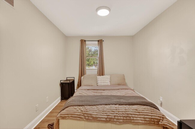 Building Photo - 47 E Madison Ave