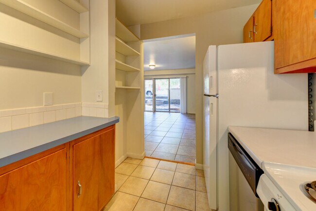 Building Photo - 1000 11th St