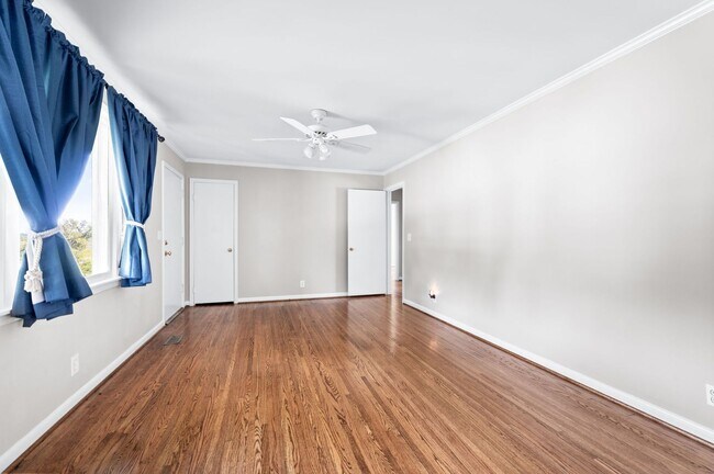 Building Photo - Beautifully Updated 3BR/1.5BA Home in Cove...