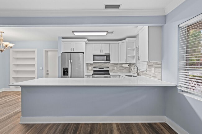 Building Photo - 2192 Belmar Dr