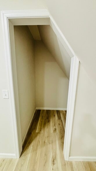 BEDROOM 1 CLOSET - 46 Bridge St