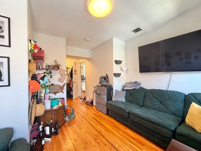 Building Photo - 265 3rd St