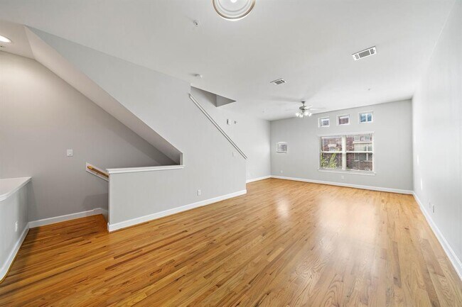 Building Photo - 2710 Hullsmith Dr