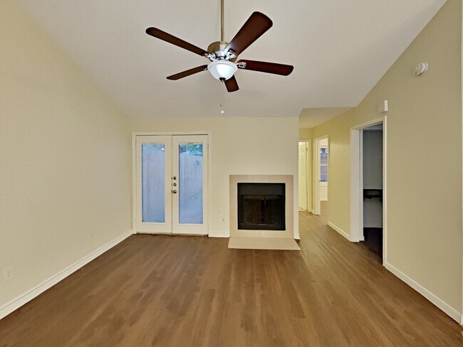 Building Photo - 6419 Horsepen Bayou Dr