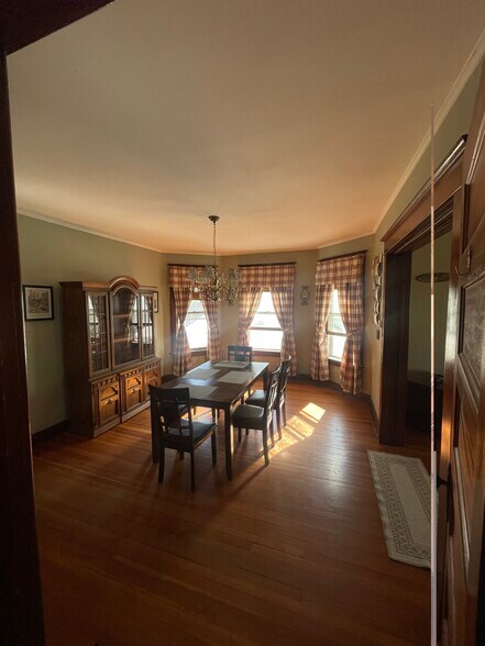 Building Photo - 830 Plymouth Ave