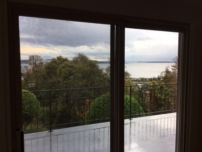 Interior Photo - Lomita Vista