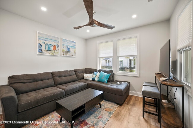 Building Photo - 110 11th Ave