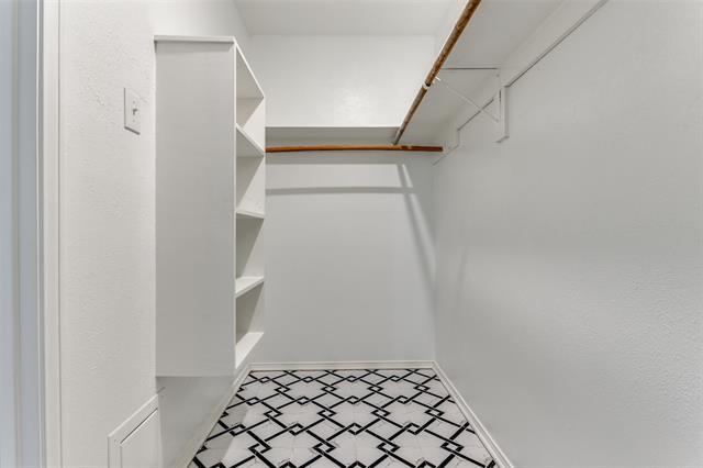 Building Photo - 904 Pebblebrook Dr