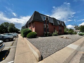Building Photo - Robertson1001 (KC-DT)