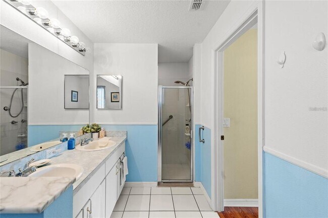 Building Photo - 221 Prather Dr