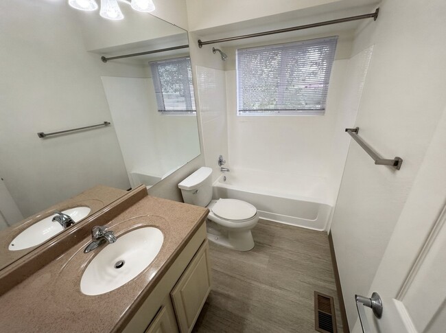 Building Photo - 650 Walden Cir
