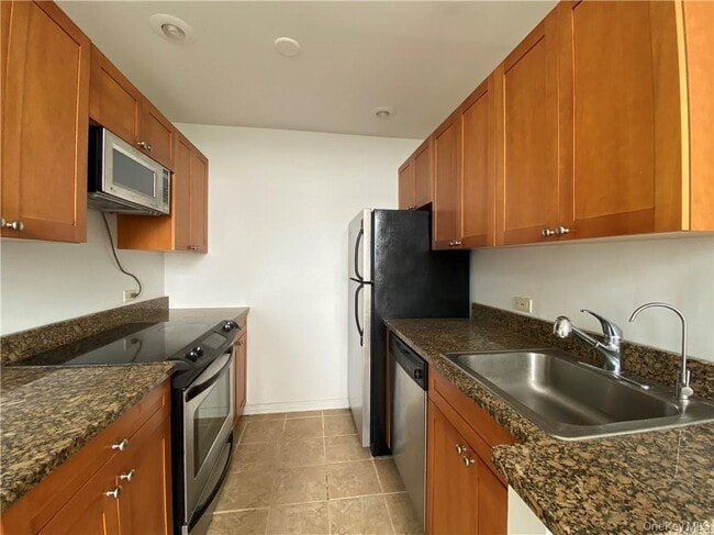 Building Photo - 5307 Villa at the Woods