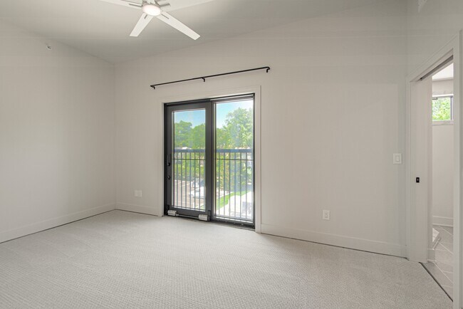Building Photo - 200 W Gregory Blvd