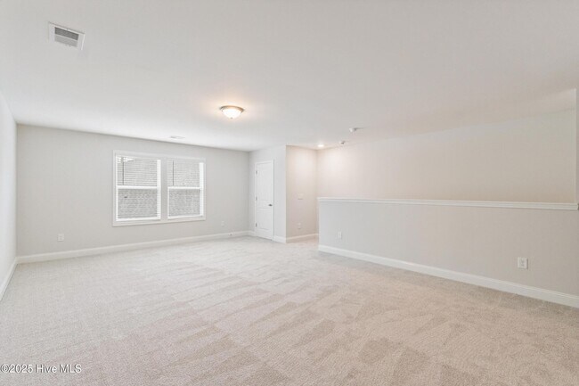 Building Photo - 570 Tullimore Ln