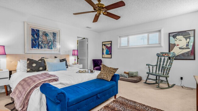 Building Photo - 46555 Cameo Palm Dr