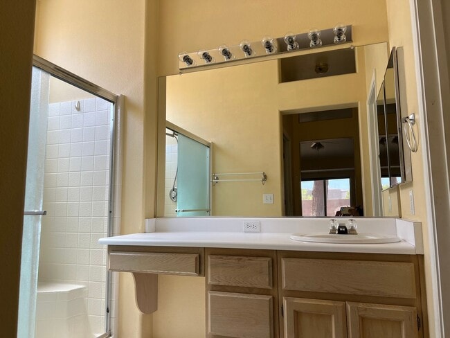 Building Photo - Two Bedroom Single Family Home
