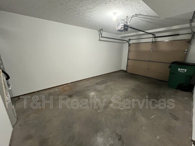 Building Photo - 1552 Brookfield Cir