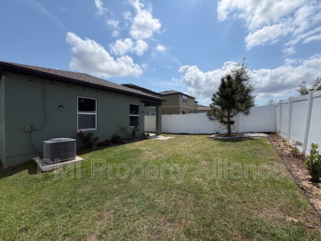 Building Photo - 2021 Hemingway Cir