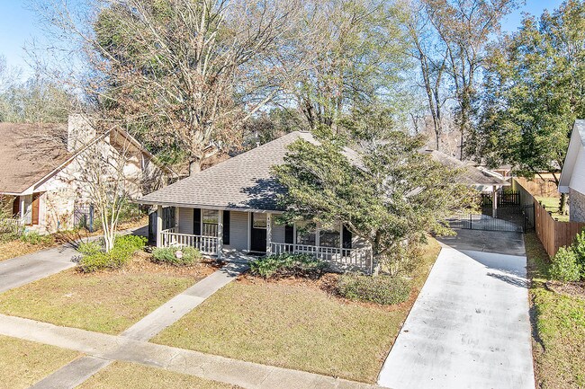 Building Photo - 4047 Country View Dr