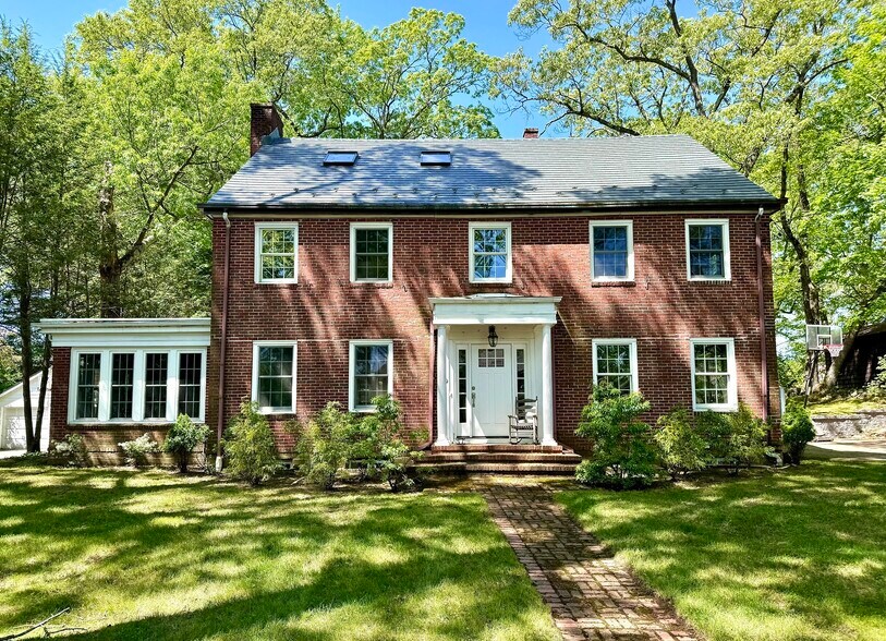 Building Photo - 27 Gammons Rd