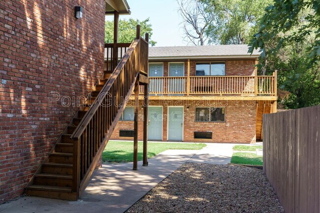 Building Photo - 808 N West St