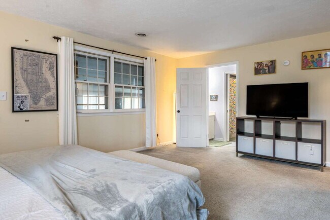Building Photo - Fairview Retreat | 3BR/3BA with Finished Basement, 2-Car Garage & Private Yard — 17 Min to Asheville