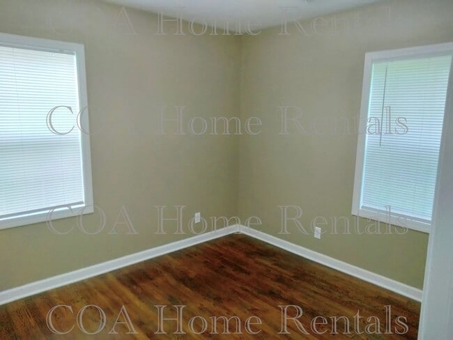 Building Photo - Adorable remodeled home