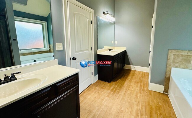 Building Photo - Nice 2-story house in the DISCOVERY cluste...