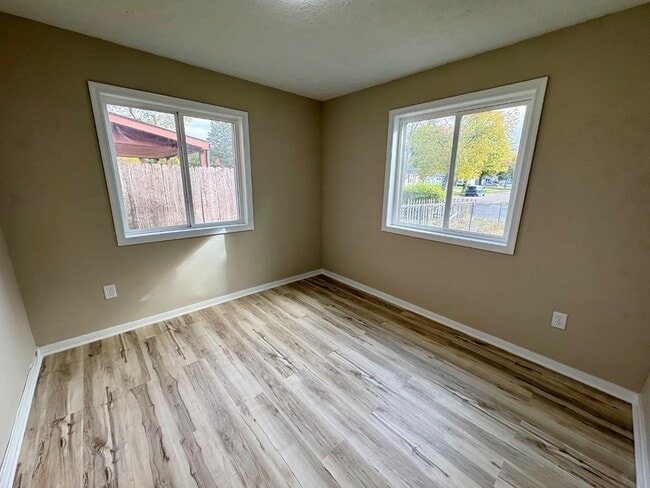 Building Photo - 6120 E 24th St