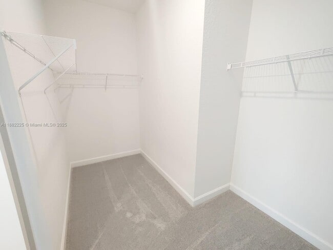 Building Photo - 519 Rivergrass St