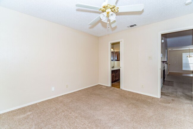 Building Photo - 2-BEDROOM DUPLEX