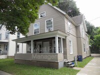 Building Photo - 216 Travis St NE
