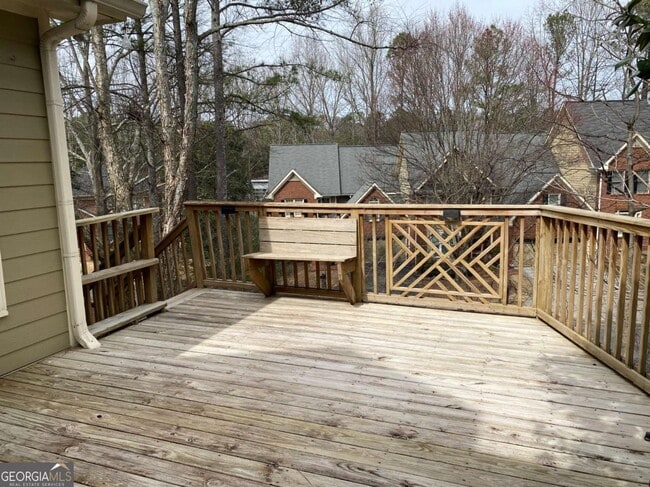 Building Photo - 7155 Roswell Rd