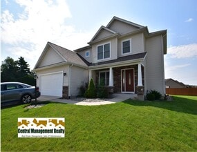 Building Photo - Short or long term Executive 4 bedroom 2.5...