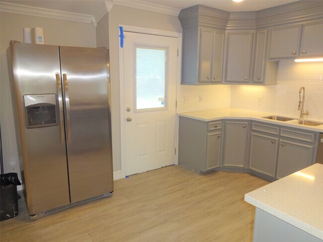 Building Photo - 3923 Cosby St