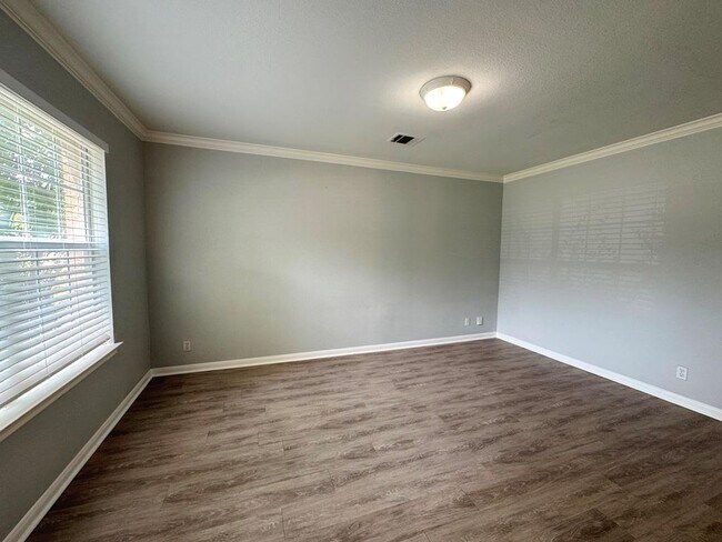 Building Photo - 1009 Rutgers Dr