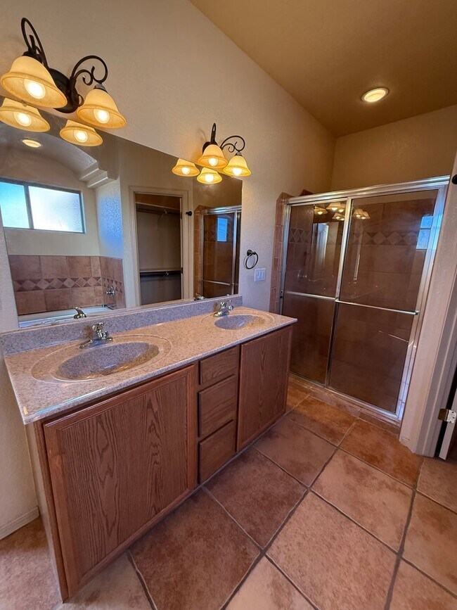 Building Photo - 4804 Camino Dos Vidas