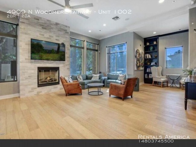 Building Photo - MOVE IN SPECIAL