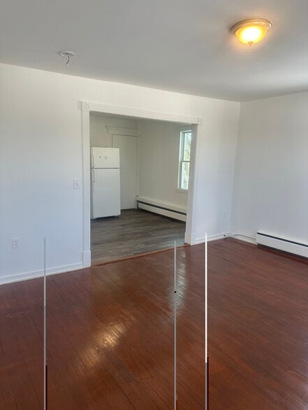 Building Photo - 125 Harwinton Ave